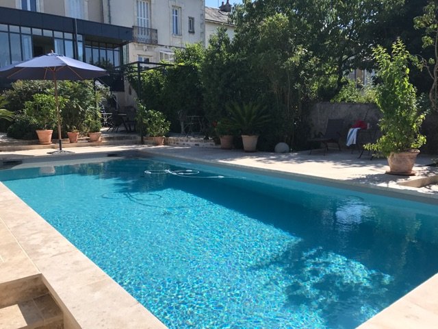 Travaux d'installation de piscine par Blet Maçonnerie à Mazerolles